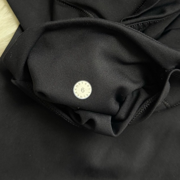 Lululemon Fast & Free Crop II Nulux 19 Black High Rise Quick Drying Lightweight - Picture 4 of 4
